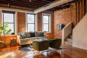 Spacious Retreat w Private Roof Deck Walkable to ALL